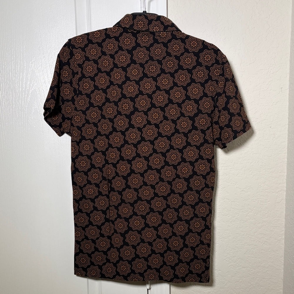 Express Men's Shirt with Black and Brown Floral Pattern - Picture 5 of 5